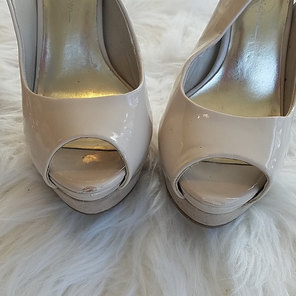 Heals - Picture 2 of 4